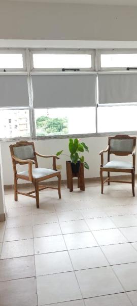 Departamento sobre la costanera
